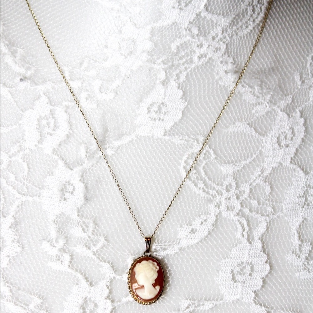 Vintage 14k Carved Shell Cameo Pendant - Picture 2 of 8